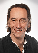 Portraitfoto von Osteopath Frank Schröter, tätig in in Berlin Charlottenburg und Teltow